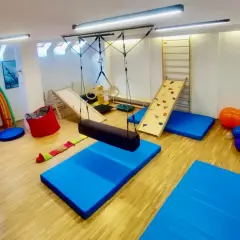 Integracja sensoryczna Warszawa: Jak wybrać najlepsze centrum?