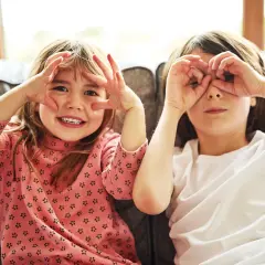 Jęczmień u dziecka w przedszkolu: Kiedy można iść, a kiedy nie?