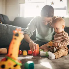 8-miesięczne dziecko: Zabawy sensoryczne DIY Rozwijaj zmysły bezpiecznie