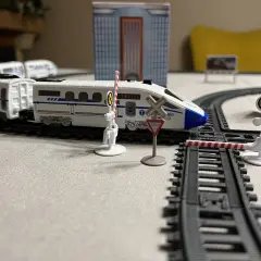 Kolejka elektryczna zabawka: Jak wybrać idealną dla dziecka?
