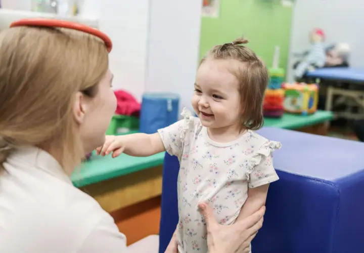Integracja sensoryczna u dziecka: objawy, diagnoza, terapia i wsparcie