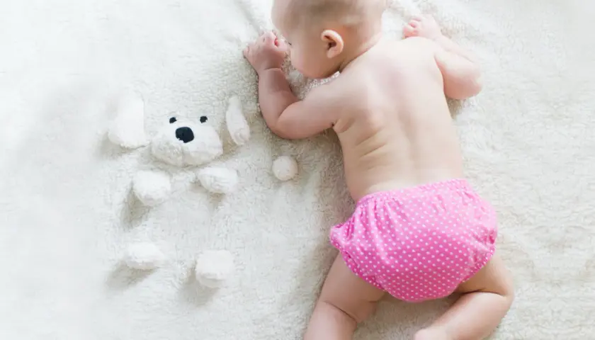 Pieluchy czy pieluchomajtki? Rozwiąż dylemat rodzica!