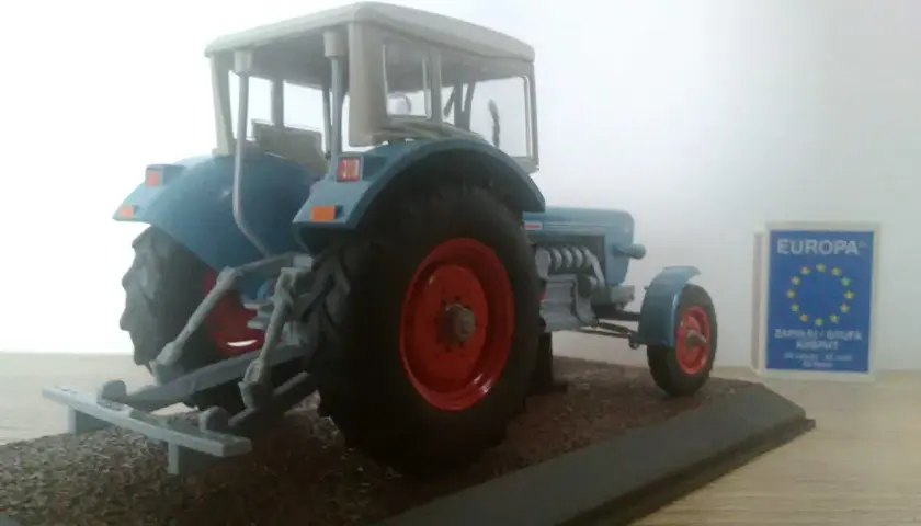 Traktor Zetor dla dziecka: Bruder czy Siku? Poradnik zakupowy