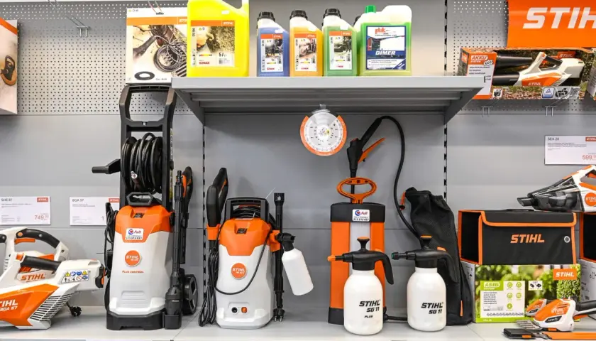 Kosa Stihl zabawka: Na baterie czy akumulator? Wybierz mądrze!