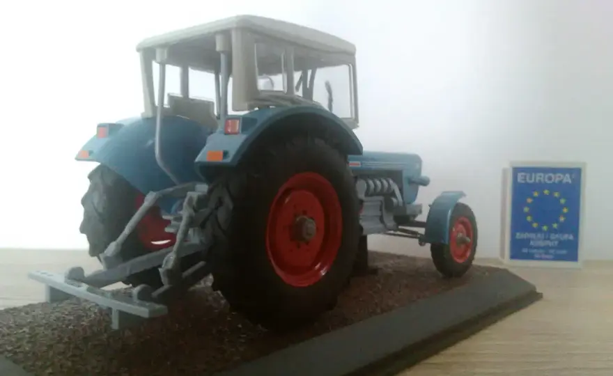 Traktor Zetor dla dziecka: Bruder czy Siku? Poradnik zakupowy