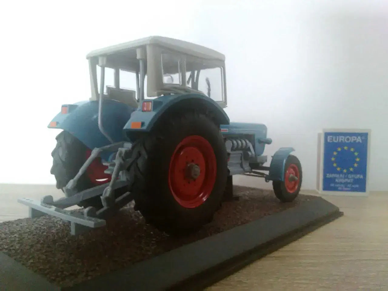 Traktor Zetor dla dziecka: Bruder czy Siku? Poradnik zakupowy