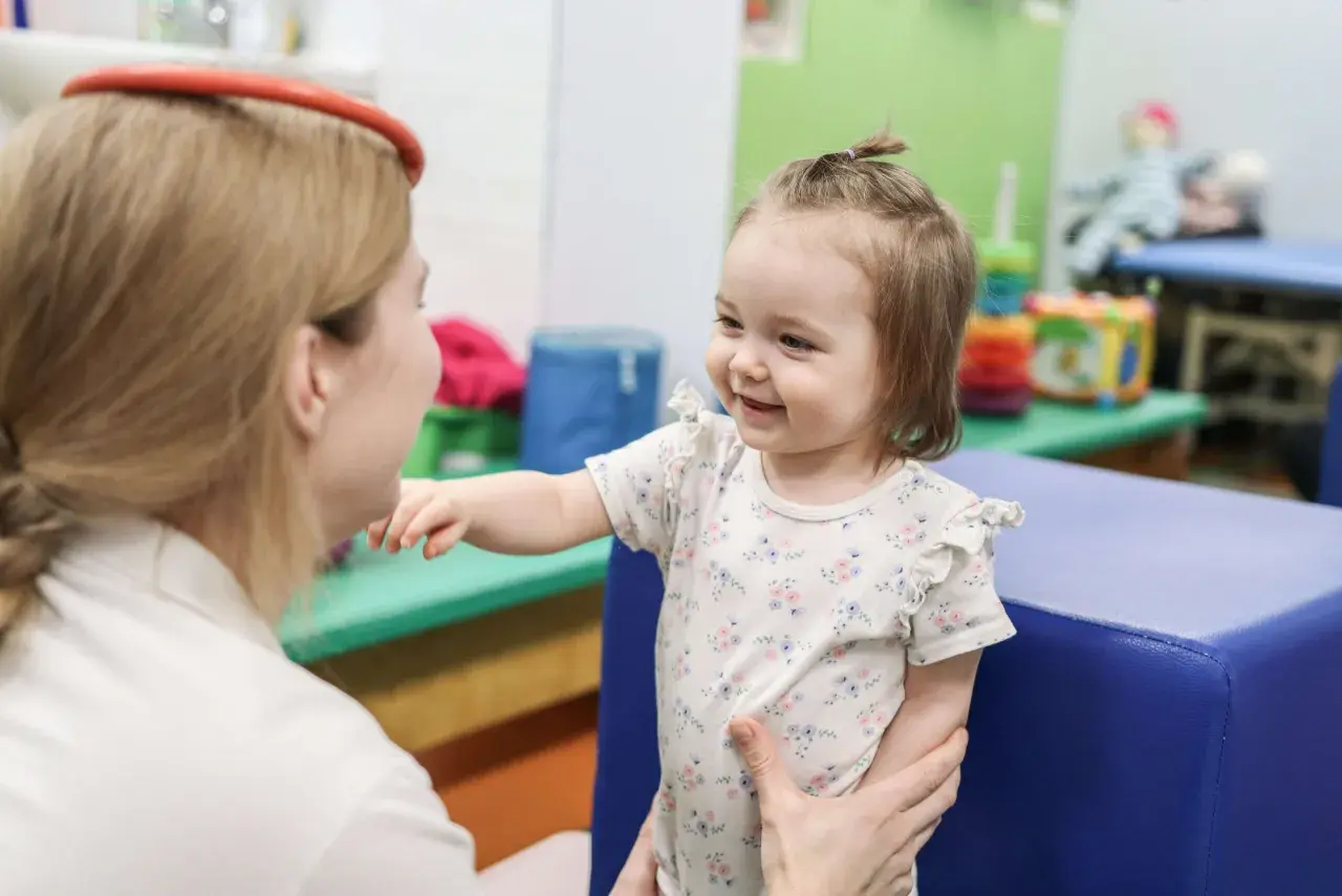 Integracja sensoryczna u dziecka: objawy, diagnoza, terapia i wsparcie