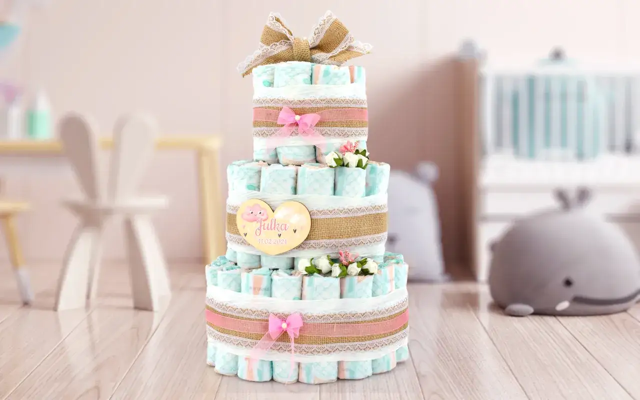 r&oacute;żne torty z pampers&oacute;w na chrzciny inspiracje